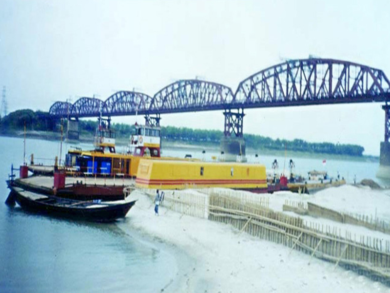 Travel to Bangladesh Hardinge Bridge