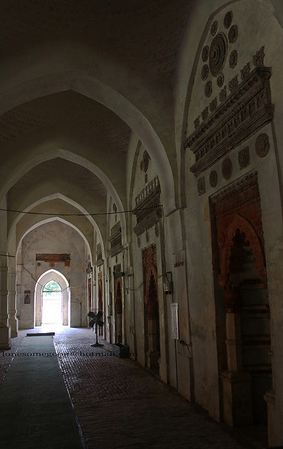 Travel to Bangladesh Shat Gambuj Mosque