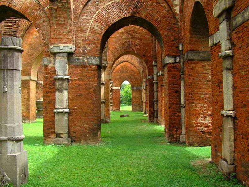 Travel to Bangladesh Choto Sona Mosque